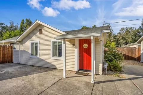 441 Maple St, Napa, CA 94558 photo 2