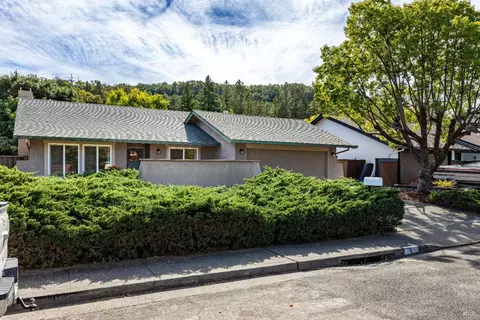 5 Larch Dr, Novato, CA 94947 photo 4
