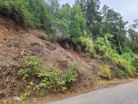 11400 Summerhome Park Rd, Forestville, CA 95436
