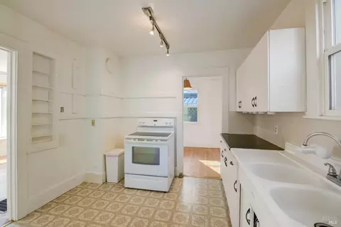 218 B St, Vallejo, CA 94590 photo 16