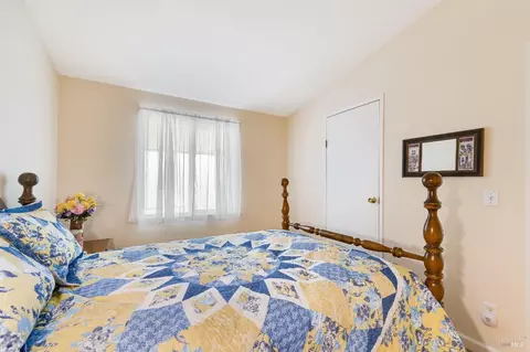 300 E H St #75, Benicia, CA 94510 photo 11