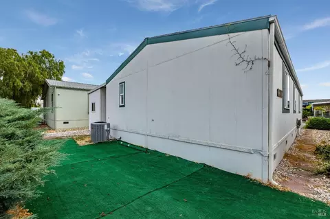 300 E H St #75, Benicia, CA 94510 photo 33