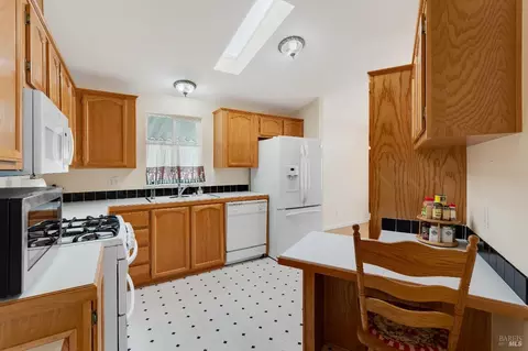 300 E H St #75, Benicia, CA 94510 photo 25