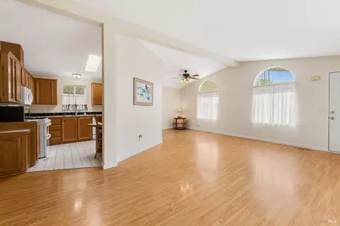 300 E H St #75, Benicia, CA 94510 photo 17