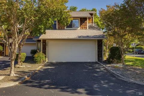 1601 Monroe Ct, Petaluma, CA 94954