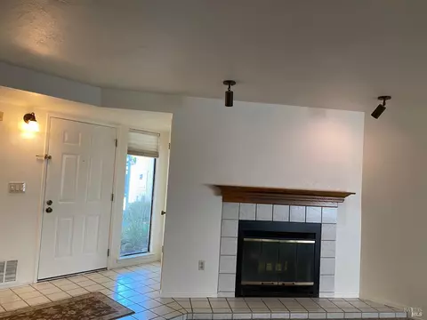 299 Shasta Dr #38, Vacaville, CA 95687