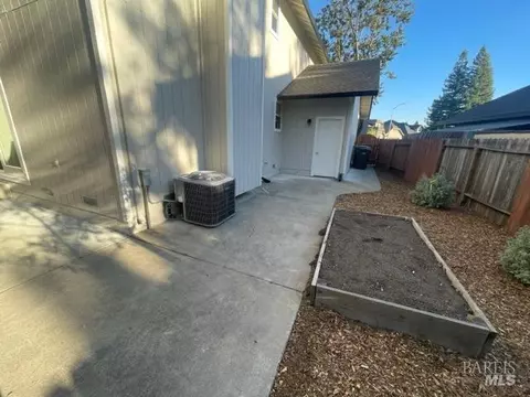 201 Deanna Pl, Windsor, CA 95492 photo 31