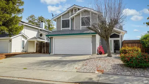851 Sage Dr, Vacaville, CA 95687