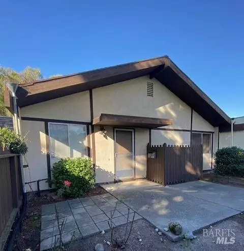 1366 Mission Dr, Sonoma, CA 95476