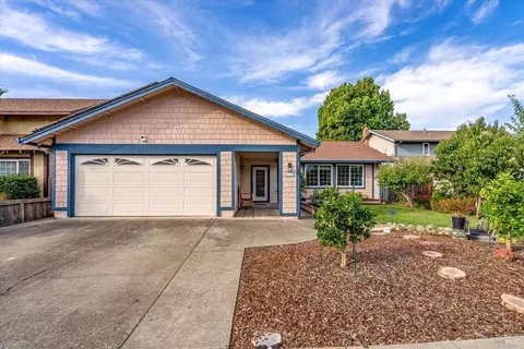 2482 Claret Ct, Napa, CA 94558