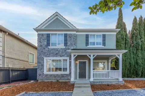 5296 Trophy Dr, Fairfield, CA 94534