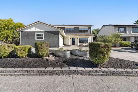 816 Bluegrass Dr, Petaluma, CA 94954