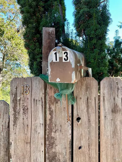 13 Ridge Rd, Fairfax, CA 94930