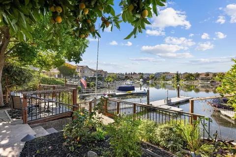 9 Sea Breeze Ct, Napa, CA 94559