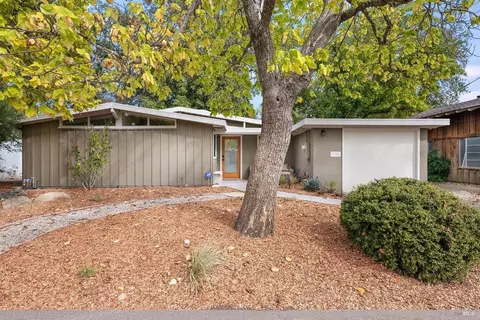 15543 Brookview Dr, Sonoma, CA 95476