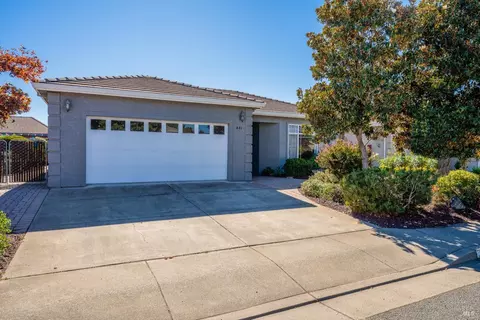 441 Kennwood Dr, Ukiah, CA 95482