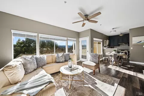 735 Buchanan St #102, Benicia, CA 94510