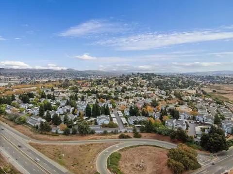 275 Lighthouse Dr, Vallejo, CA 94590 photo 4