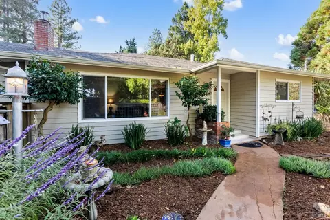6489 Lone Pine Rd, Sebastopol, CA 95472