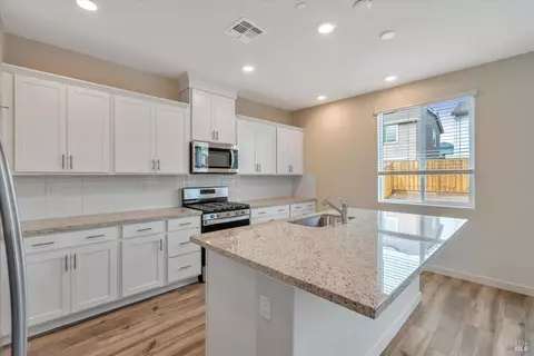 2870 Shaver St, Fairfield, CA 94533 photo 7