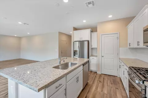2870 Shaver St, Fairfield, CA 94533 photo 8