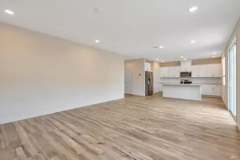 2870 Shaver St, Fairfield, CA 94533 photo 5