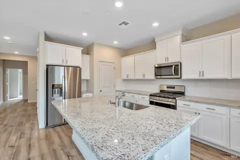 2870 Shaver St, Fairfield, CA 94533 photo 9
