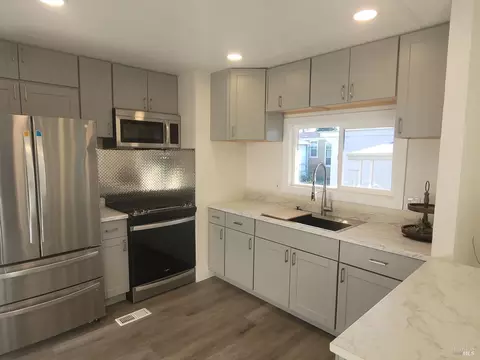 839 Nonie St, Santa Rosa, CA 95403