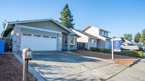 4337 Gilford Ln, Rohnert Park, CA 94928