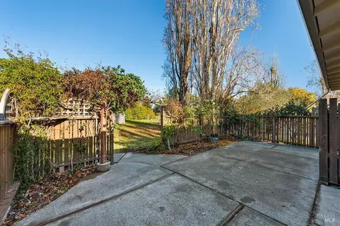9 Vineyard Cir, Sonoma, CA 95476 photo 21