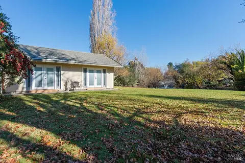 9 Vineyard Cir, Sonoma, CA 95476 photo 2
