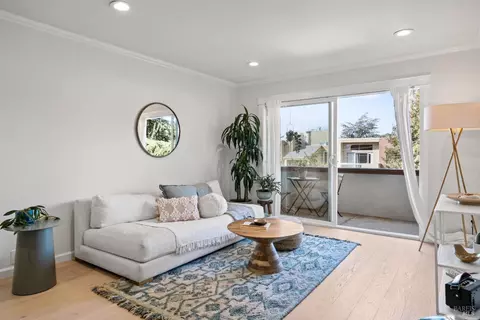 127 Bayo Vista Ave #309, Oakland, CA 94611