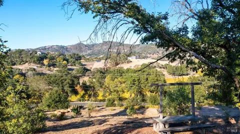 2240 Riebli Rd, Santa Rosa, CA 95401