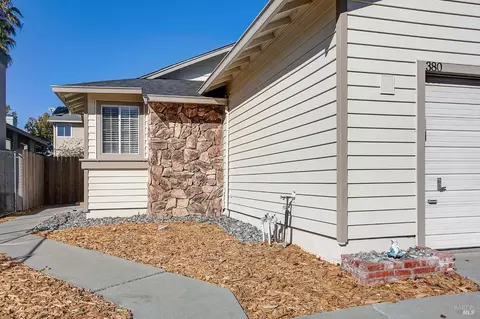 380 Jacaranda Dr, Suisun City, CA 94585