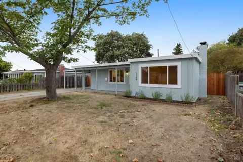 1159 Santa Barbara Dr, Santa Rosa, CA 95404