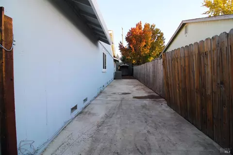 260 N Evelyn Cir, Vallejo, CA 94589 photo 17