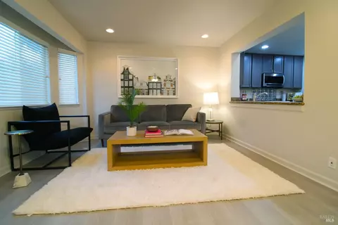 260 N Evelyn Cir, Vallejo, CA 94589 photo 5