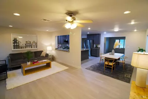 260 N Evelyn Cir, Vallejo, CA 94589 photo 4