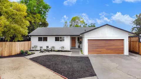 404 Santa Barbara Ct, Rohnert Park, CA 94928