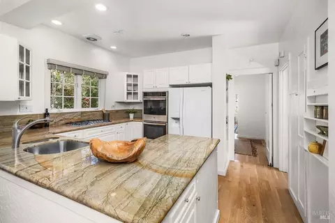 17 Broadway, Kentfield, CA 94904 photo 11