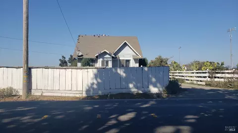 671 Bellevue Ave, Santa Rosa, CA 95407