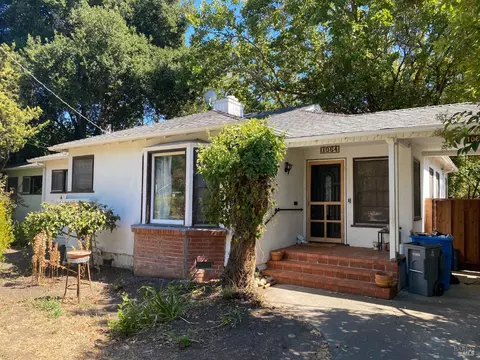 1064 Clark St, Santa Rosa, CA 95404