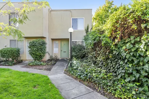 3000 Yulupa Ave, Santa Rosa, CA 95405