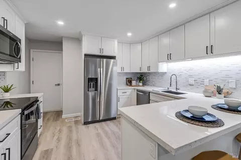 116 Francis Cir, Rohnert Park, CA 94928