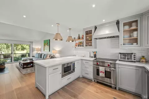 706 Cottage Dr, Napa, CA 94558