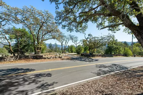 2755 Rollo Rd, Santa Rosa, CA 95404