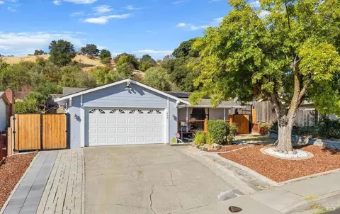 400 Markham Ave, Vacaville, CA 95688
