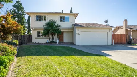 1365 Hemingway Ct, Dixon, CA 95620 photo 2