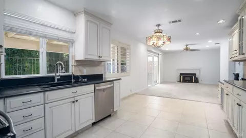 1365 Hemingway Ct, Dixon, CA 95620 photo 7
