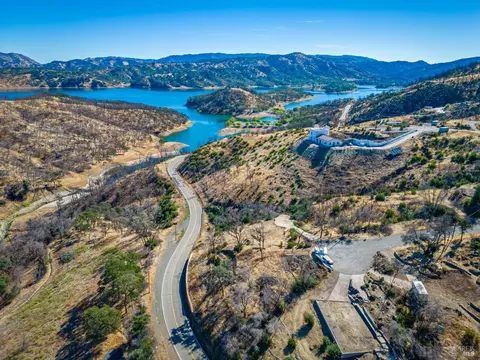 19 Live Oak Rd, Napa, CA 94558